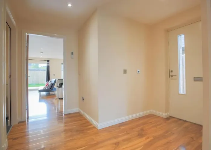 דירה In Newington