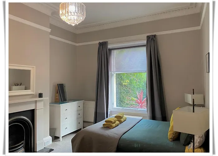 Beautifully Decorated 2bed Apt- Gem In Center *
