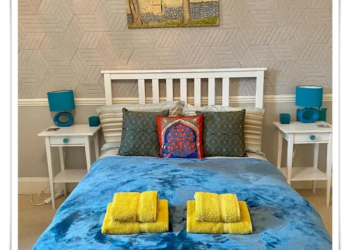 Beautifully Decorated 2bed Apt- Gem In Center