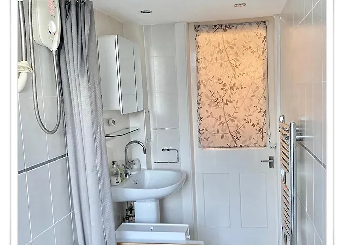 Beautifully Decorated 2bed Apt- Gem In Center Apartament