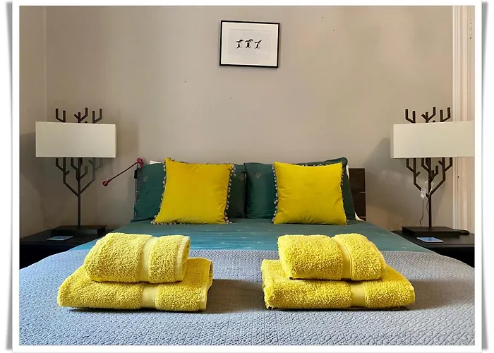 Beautifully Decorated 2bed Apt- Gem In Center Apartament *