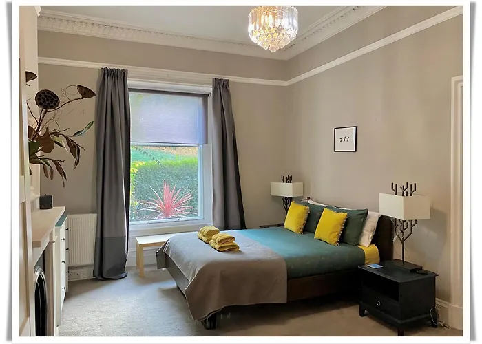 Beautifully Decorated 2bed Apt- Gem In Center *