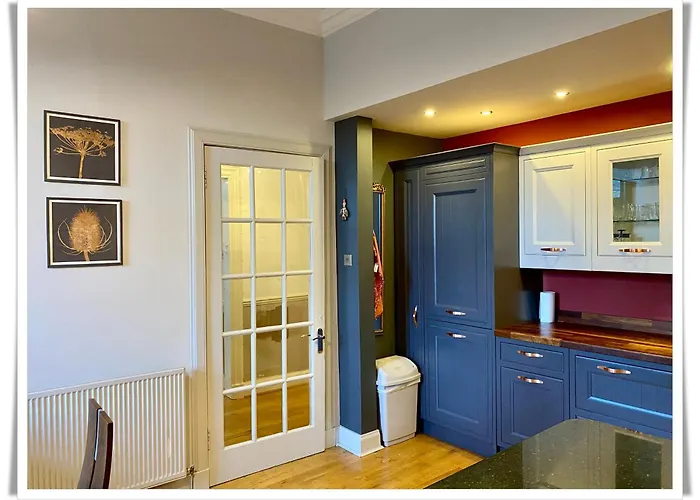 Apartament Beautifully Decorated 2bed Apt- Gem In Center *