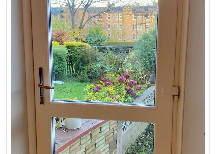 Beautifully Decorated 2bed Apt- Gem In Center * Edynburg