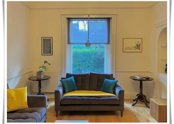 Beautifully Decorated 2bed Apt- Gem In Center