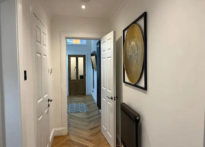 Cosy Apartment, Free Street Parking