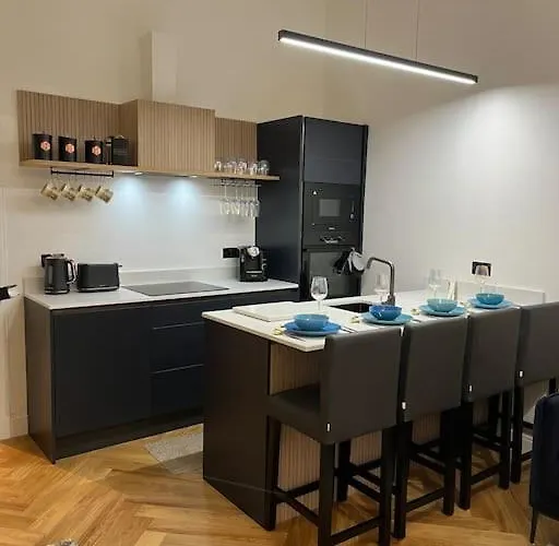아파트 Cosy Apartment, Free Street Parking *
