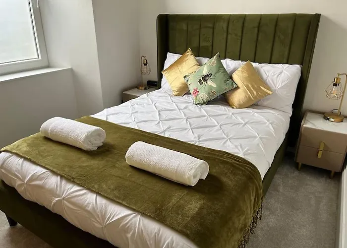 Cosy Apartment, Free Street Parking *