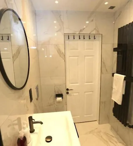 아파트 Cosy Apartment, Free Street Parking *