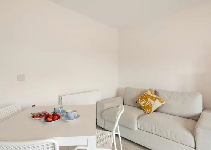 Superb Townhouse Silent אדינבורו