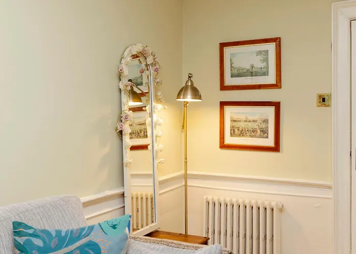Apartmán Joivy Beautiful Apartment, Private Garden, Calton Hill *