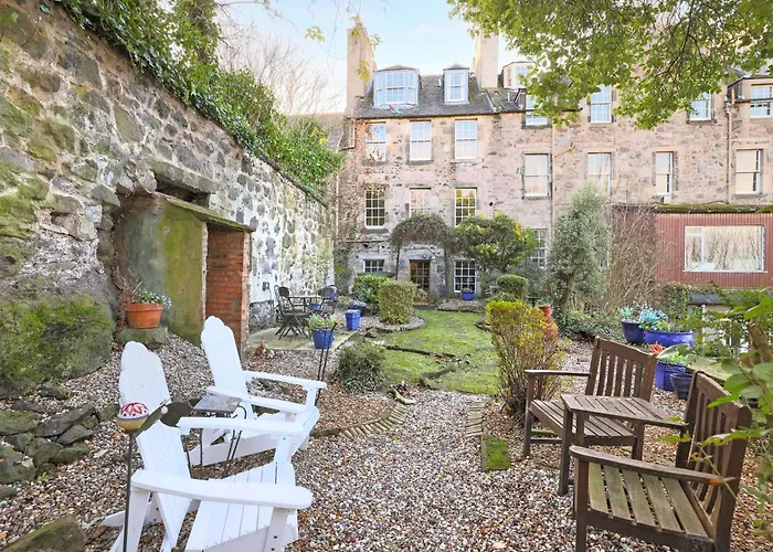 Apartmán Joivy Beautiful Apartment, Private Garden, Calton Hill