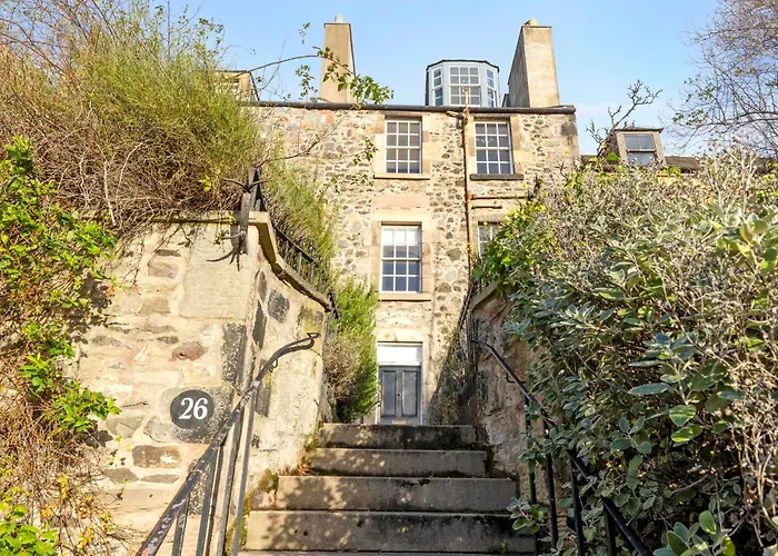 Apartmán Joivy Beautiful Apartment, Private Garden, Calton Hill Edinburgh