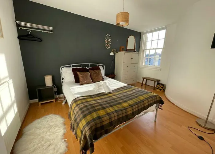 Apartment Charming 3 Bedroom In The Heart Of Vibrant Old Town