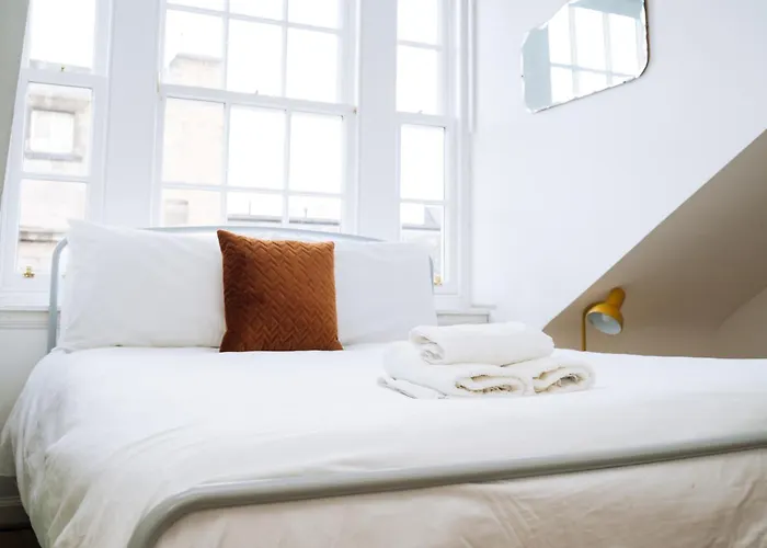 Charming 3 Bedroom In The Heart Of Vibrant Old Town