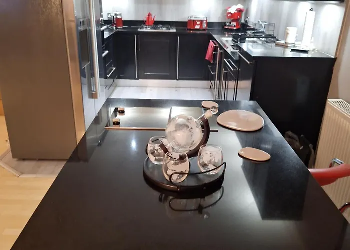 Townhouse With 3 Bathrooms * Edinburgh