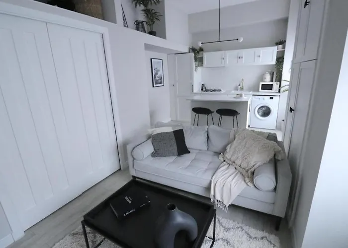 Modern Flat In אדינבורו