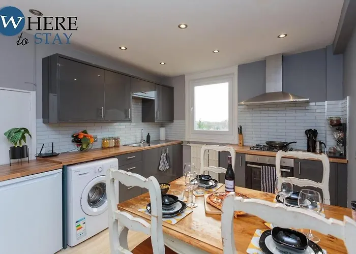 Stylish 3 Bedroom Apartment,