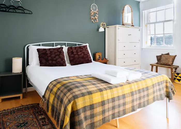 Apartment Charming 3 Bedroom In The Heart Of Vibrant Old Town Edinburgh