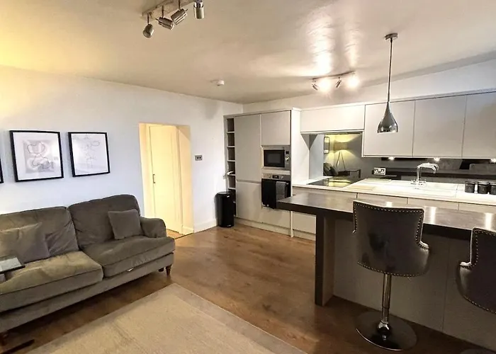 Apartment The Gardners In Centre With Parking Edinburgh
