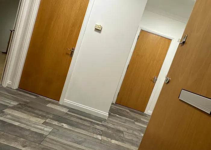 Floor شقة إدنبرة