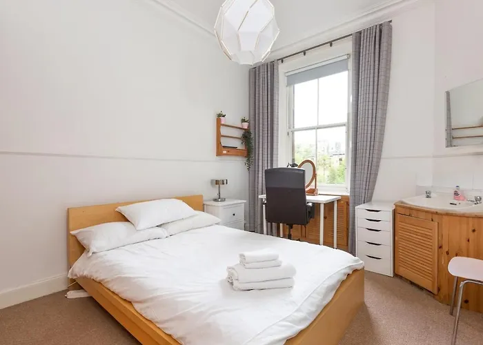 Spacious 3 Bed In Marchmont