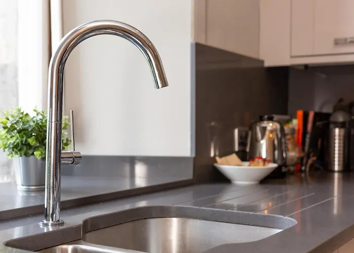 Spacious 3 Bed In Marchmont Apartment *