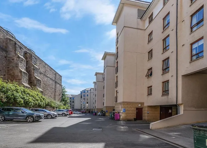 Modern 2 Bedroom In Centre Appartamento *