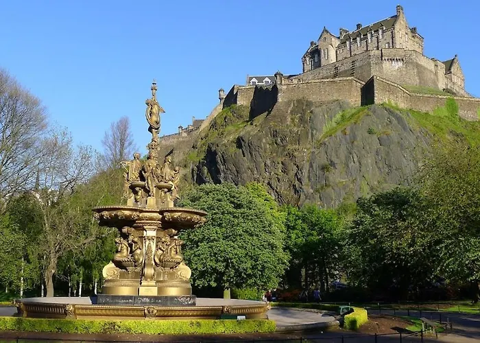 Modern 2 Bedroom In Centre Appartamento Edimburgo