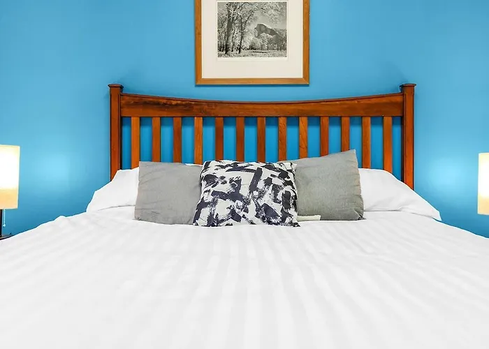 Modern 2 Bedroom In Centre *