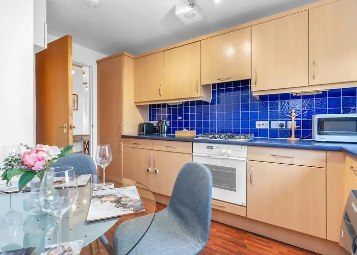 Modern 2 Bedroom In Centre Appartamento *