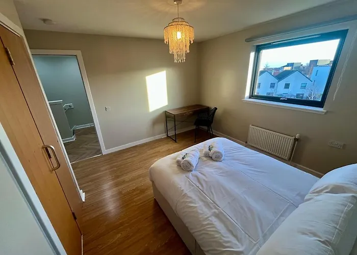 Luxury Spacious 4 Dbl Br House With Free Parking Apartment Edinburgh