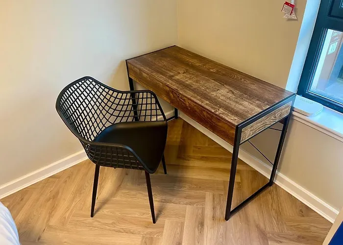 Luxury Spacious 4 Dbl Br House With Free Parking Edinburgh