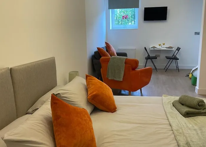 Modern Apartment, Access To Holyrood & Апартаменты Эдинбург