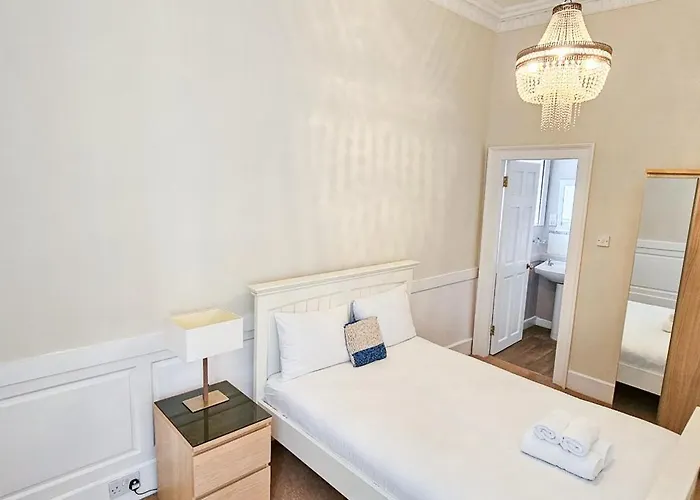Russel House - 4 Bedroom - The Royal Mile Feriehus *