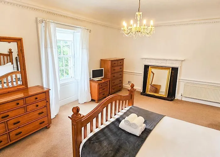 Feriehus Russel House - 4 Bedroom - The Royal Mile *