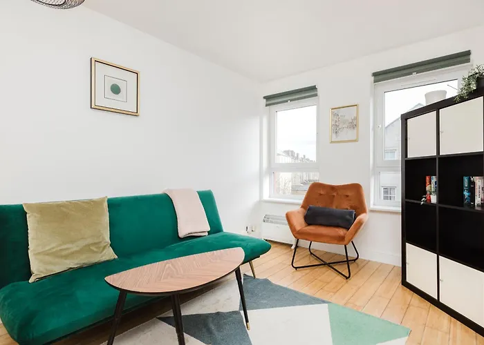 Joivy Welcoming Flat Near Park شقة