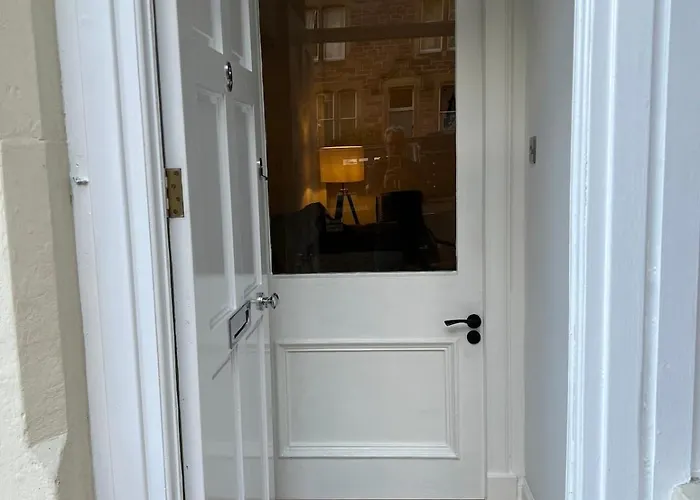 Stunning Refurbished Main Door Marchmont *