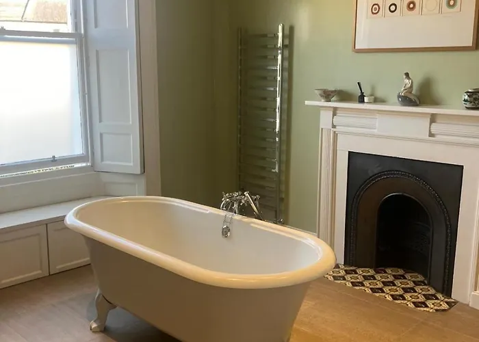 Georgian Townhouse In Centre 빌라