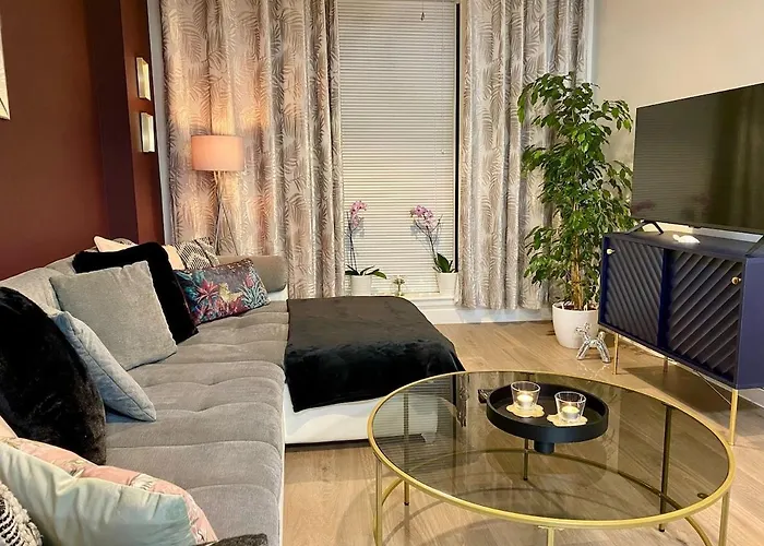 شقة Iona's Family Retreat B *