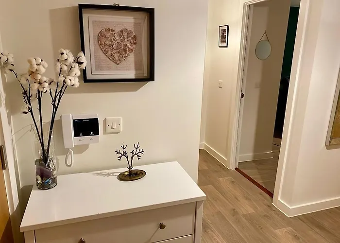 Iona's Family Retreat B شقة