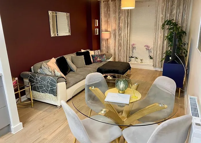 شقة Iona's Family Retreat B *