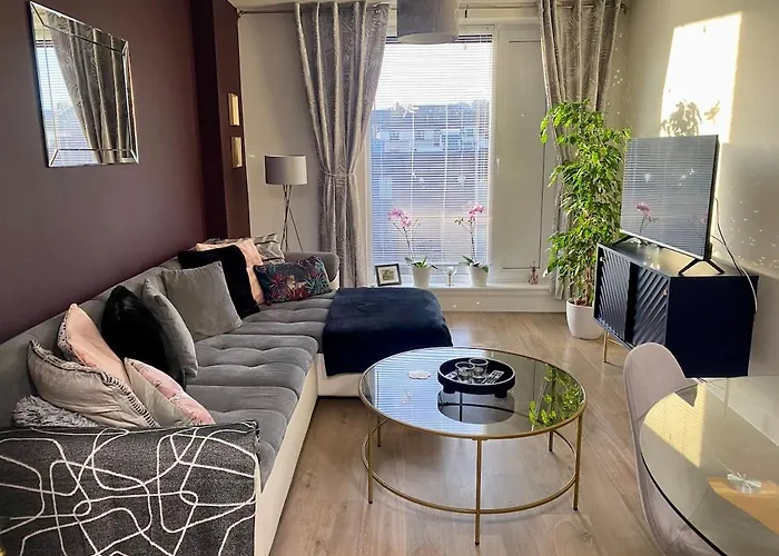 Iona's Family Retreat B