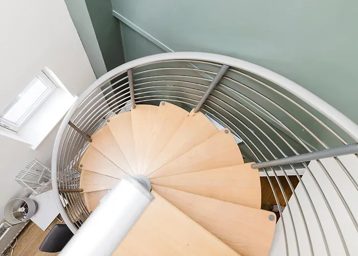 Apartment Joivy Stylish 3 Bed, 3 Bath Flat With Balcony In Old Town Edinburgh