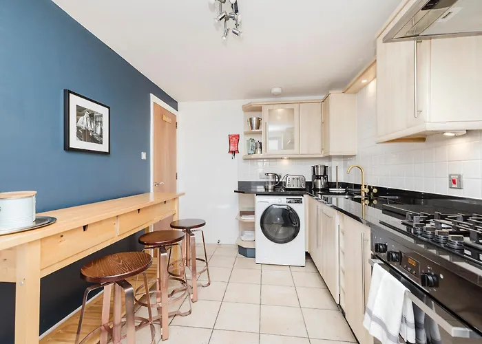 아파트 Joivy Stylish 3 Bed, 3 Bath Flat With Balcony In Old Town