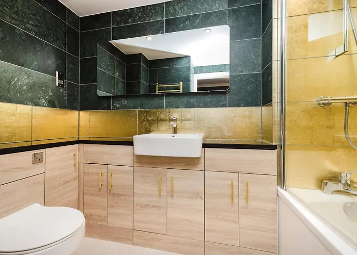아파트 Joivy Stylish 3 Bed, 3 Bath Flat With Balcony In Old Town *