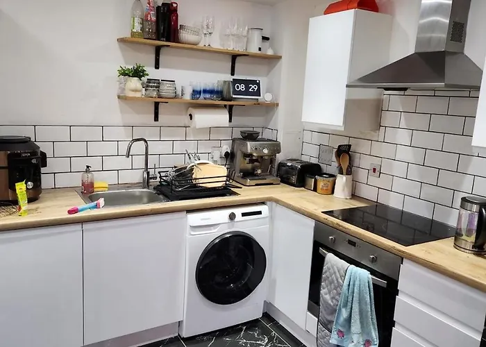 Modern In A Shared Flat Near Haymarket