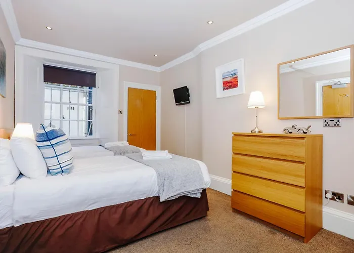 Large 3 Bed 3 Bath - New Town エディンバラ