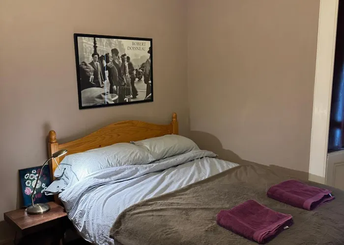 In Historic Tenement Shared Near Old Town Homestay *