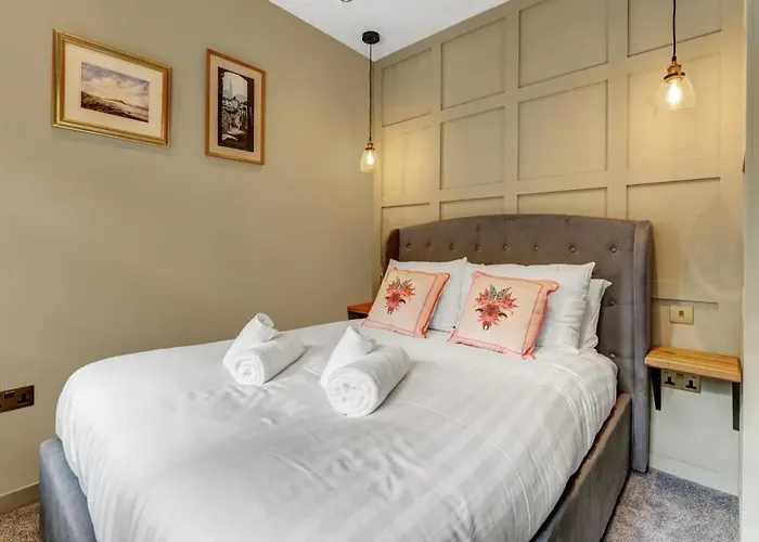 Warden's Close דירה *